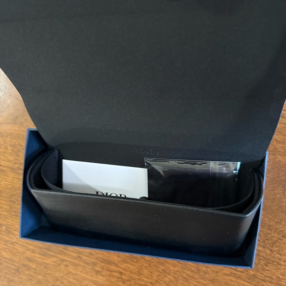 Dior DIORESSENTIAL AI 56V AVIATOR SUNGLASSES - Picture 8 of 8